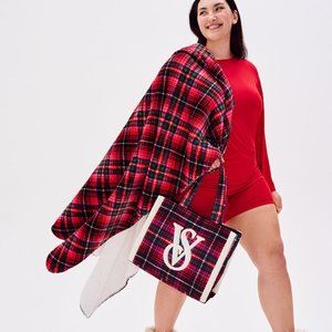 Victoria’s Secret Plaid Fleece-Trim Tote & Blanket Set, brand new & sealed